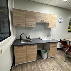 Tomáš Petrák Facility - instalace kuchyně