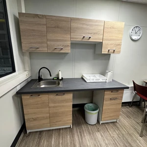 Tomáš Petrák Facility - instalace kuchyně